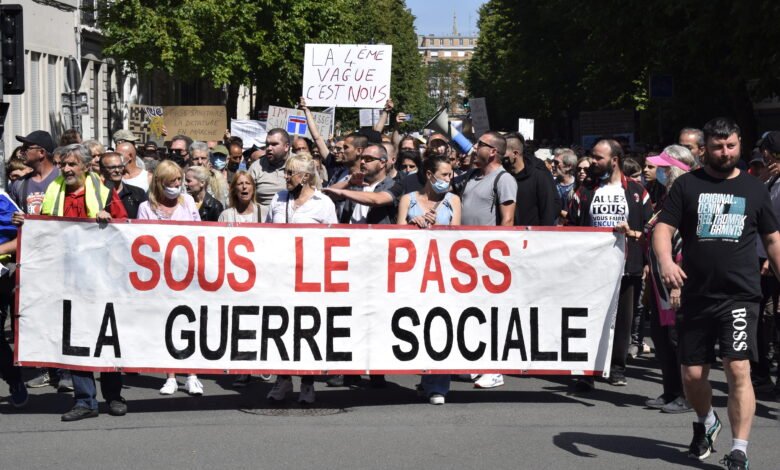 « Sous le pass, la guerre sociale » - Photo : Gaël AUTIER / Flandre Presse